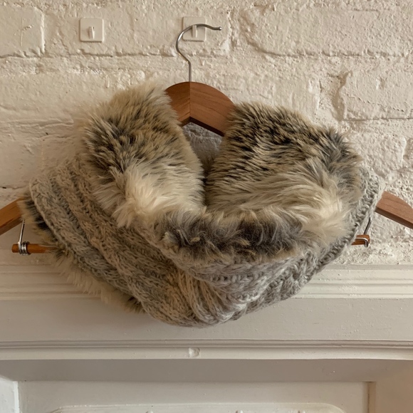 aerie Accessories - Knit & Faux Fur Snood aerie Accessories - Knit & Faux Fur Snood